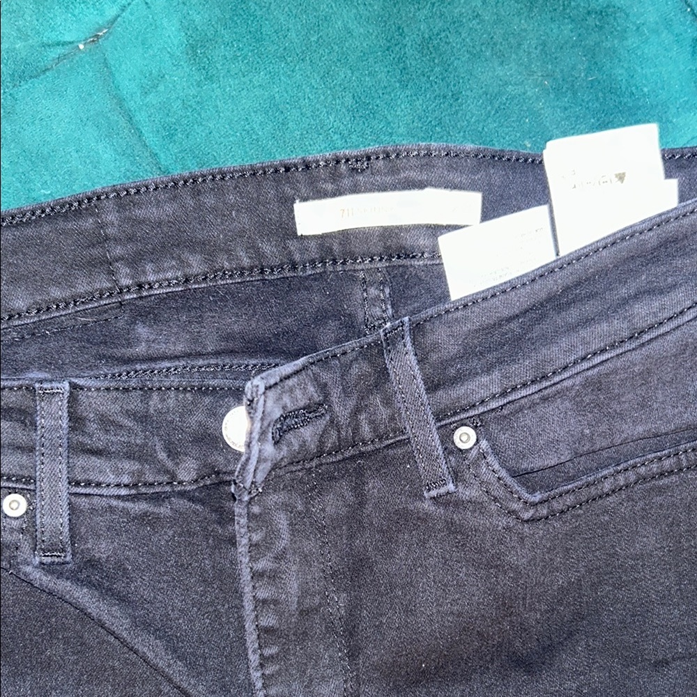 Levi's Black High Rise Jeans with Durable Stitching